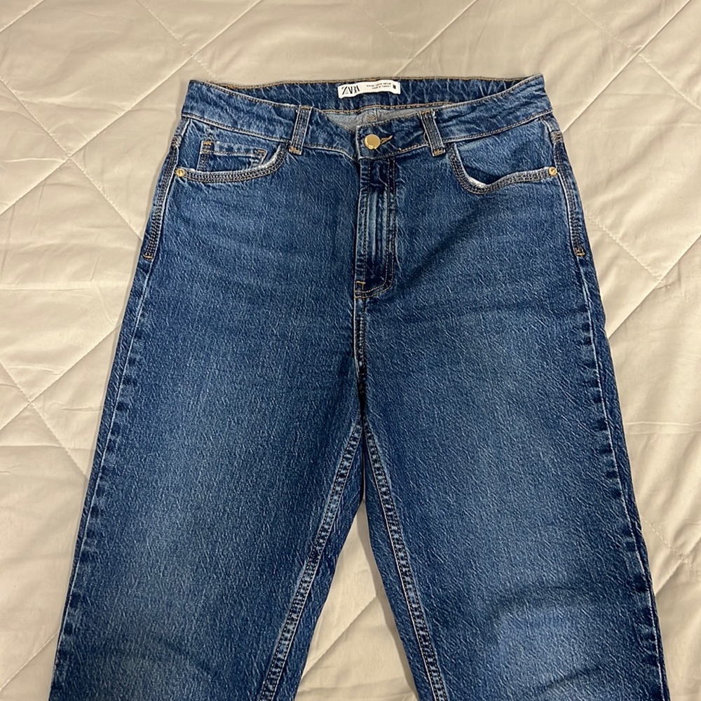 Zara Medium-Rise Straight Jeans